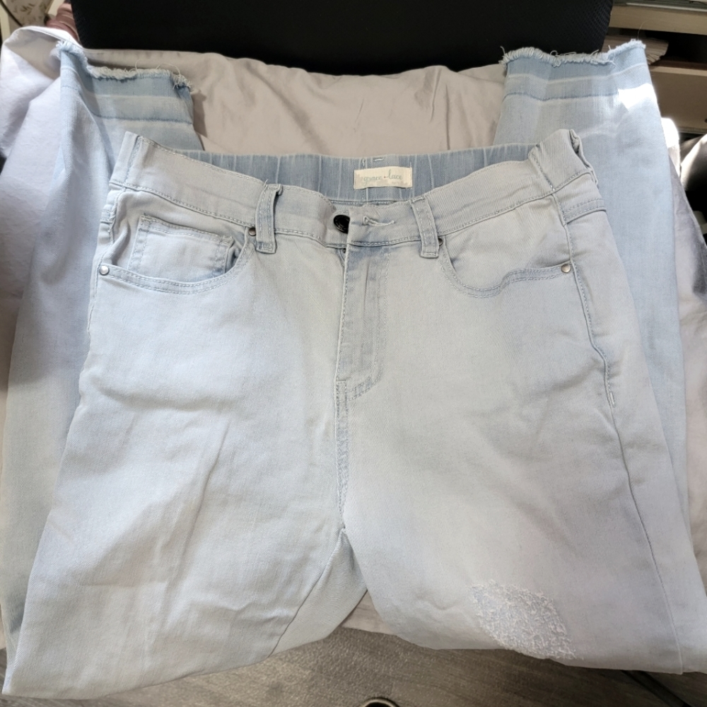 Grace and Lace jeans. M.